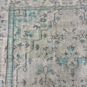 Alfombra Turca Vintage de 5.9x9 pies, Alfombra Oriental Azul de Lana - Product Image 4