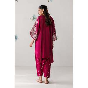 Haut en satin jacquard brodé à manches trois-quarts PR-1253 - Product Image 2
