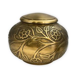 Top Seller Florence Urna para adultos de latón antiguo Urna funeraria única con patrón floral elevado grande - Product Image 1