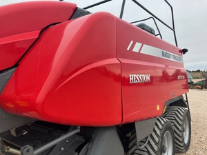 เครื่องอัดฟางทรงสี่เหลี่ยมจัตุรัส Massey Ferguson 2270XD มือสอง เครื่องอัดฟางทรงกลมสี่แถว เครื่องจักรสำหรับอัดฟางเกษตร - Product Image 2