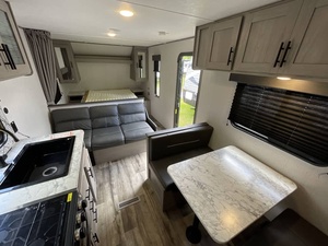 El Más Vendido: Carpa Coleman Lanttern LT 274BH Nueva y Usada de 2023, Lista para Envío a Domicilio - Product Image 4