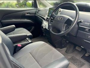 Estima 2024 Blanca, Vagoneta de 5 Plazas, Caja de Cambios Automática, Volante a la Derecha, Usada en Excelentes Condiciones (24ª Generación), Asientos Traseros de Cuero, Tracción Trasera - Product Image 6