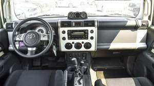 Prêt à être expédié - Toyota FJ Cruiser 2023 4.0L avec système JBL - Titre propre - Occasion - Product Image 5