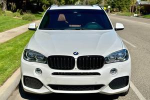 Used 2023 Mid-Size Luxury SUV Left Dark R17 Wheels Powerful Naturally Aspirated Engine Automatic Transmission All Wheel-<b>Drive</b> - Product Image 6