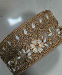 Rubans brodés sur mesure dans un assortiment de couleurs disponibles en largeur 5 CM et plus, adaptés aux créateurs de garnitures - Product Image 3