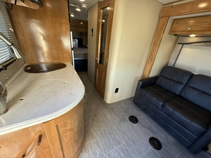 Vendedor Verificado de R-e-n-e-g-a-d-e Rv V-i-e-n-n-a 25VMBS Usado del 2019, Listo para Viajar - Product Image 4