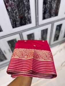 Saris de seda con brocado Banarasi elegantes hechos a medida, lujo tradicional y artesanía atemporal. Ideal para fiestas de bodas - Product Image 4