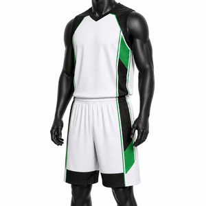 Uniforme de Baloncesto Personalizado para Hombre, Blanco y Verde, Transpirable, de Malla, Sublimado, Pantalones Cortos Deportivos para Equipo, Venta al Por Mayor OEM - Product Image 3