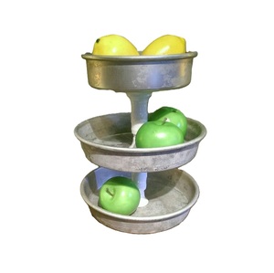 Soporte de exhibición de pastel de Metal de lujo galvanizado personalizable de alta llegada diseño redondo hecho a mano con estilo moderno para fiesta - Product Image 2