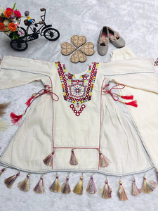 Shalwar Kameez Largo Hecho a Mano para Bebés Niñas, Tradicional, Elegante, Cómodo, para Fiestas y Uso Diario - Product Image 5