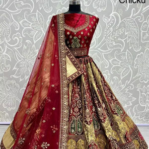 Lehenga choli ต้อนรับอย่างสมบูรณ์แบบด้วยผ้ากำมะหยี่ปักลาย - Product Image 1