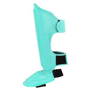 Espinilleras de Fútbol de Cuero de Alta Calidad con Logotipo Personalizado, Cierre de Hebilla para Adultos y Jóvenes, Protección Integral, Ropa Deportiva - Product Image 6