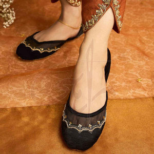 รองเท้าคุสซ่าแฟชั่นสำหรับผู้หญิง สวมใส่สบาย กันลื่น พิมพ์ลาย ทนทาน พื้นรองเท้าหนังแท้ ด้านบนบุผ้ากำมะหยี่ - Product Image 2