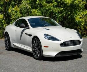 BEST SELLING 2015 A S T O N Martin DB9 Carbon Edition Coupé, V12 510 ch, Blanc Givre du Matin - Product Image 1