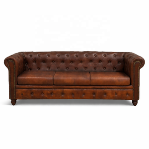 Sofá Chesterfield de 3 Plazas de Cuero Marrón Vintage |   Muebles de Villa Hechos a Mano con Cuero Genuino Ecológico, Forma Octogonal, Acolchados - Product Image 1