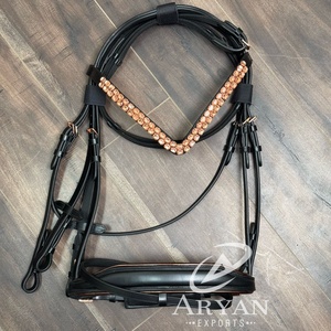 Brida de caballo de cuero genuino de lujo personalizada con cristal de oro rosa V-Browband acolchado tachuela elegante ajustable para espectáculos y doma - Product Image 1
