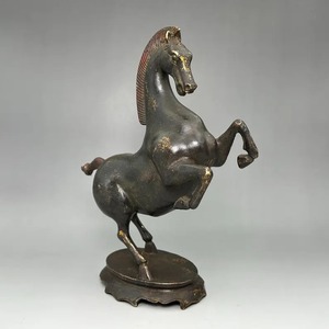 Esculturas de estatuilla de caballo de estilo artístico moderno de calidad superior hermosa mesa decorativa artesanal de Metal a un precio asequible - Product Image 3