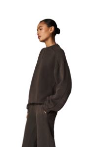 Dernier sweat-shirt ras du cou pour femmes avec logo personnalisé Sweats à capuche d'entraînement marron avec détail de couture longue Design classique d'hiver blanchi - Product Image 3