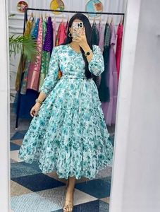 Most <b>Picked</b> Formal Wear Linen Top Pant Dupatta <b>Set</b> with Elegant Checks Pattern - Product Image 1