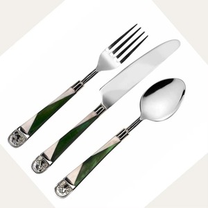 Couverts en acier inoxydable utilisés dans les ustensiles de cuisine Tabletop Cafe Home Poignée design martelée Couleur argent plaqué Ensemble de 3 ensembles de couverts - Product Image 5