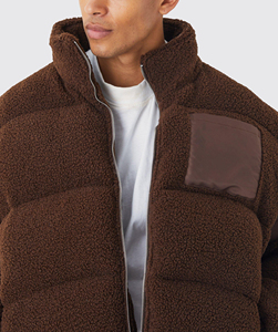 Blouson matelassé de style moderne avec doublure matelassée douce et respirante, forme résistante au vent et confort actif - Product Image 2
