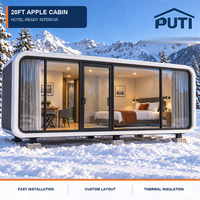 Chambre de villégiature haut de gamme en forme de cabane, hébergement portable pour invités avec larges fenêtres offrant une vue panoramique, idéale pour le tourisme côtier