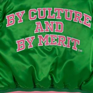 AKA giacca Varsity verde con maniche all'ingrosso giacca Bomber alla rinfusa di abbigliamento personalizzato da sorellanza produttore HBCU Divine nove - Product Image 5