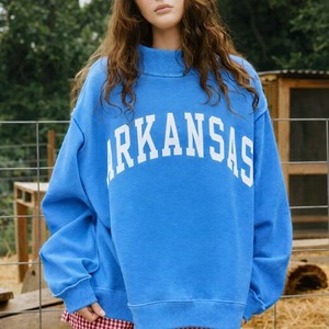 เสื้อผู้หญิงแฟชั่นฤดูหนาว คอเต่า ทรงหลวม พิมพ์ลายโลโก้ด้านหน้า ดีไซน์ทันสมัย สวมใส่สบาย เหมาะสำหรับใช้ในชีวิตประจำวัน - Product Image 1