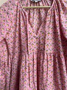 Maxi vestido de algodón con escote en V y mangas largas, estampado de bloques Bordados florales, Vestido largo de algodón indio, estilo informal - Product Image 3