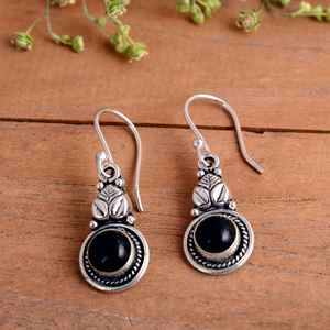 Pendientes Colgantes de Plata de Ley 925 Hechos a Mano con Ónix Negro, Diseño de Hoja Oxidada, Pendientes de Gancho para Mujer, Estilo Bohemio Hippie para Bodas y Fiestas - Product Image 1