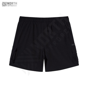 Pantalones Cortos Cargo de Nailon Negro Personalizados de Diseño Moderno con Cierre para Hombre, Ideales para el Verano - Product Image 2