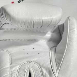 Gants de boxe Muay Thai professionnels en cuir de vache véritable, logo personnalisé, sangle réglable, arts martiaux, sports, gants MMA - Product Image 6