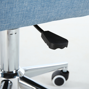 Chaise de bureau contemporaine rembourrée BFG049 avec base pivotante, hauteur réglable, appuie-tête et piètement en métal chromé pour usage domestique - Product Image 3