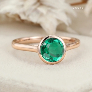 Bague en argent sterling 925 émeraude de laboratoire de 7 mm de forme ronde bague de réglage de lunette d'émeraude bague de fiançailles en pierre de naissance de mai - Product Image 4