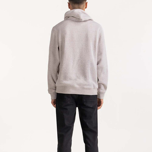 Sudadera gris claro hecha con 100% algodón polar que proporciona una sensación suave y cálida y un ajuste relajado para comodidad y estilo diarios. - Product Image 6