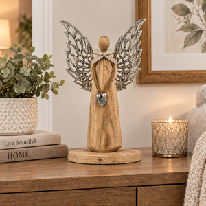 Figurine d'ange rustique en bois avec ailes en métal argenté et pendentif cœur, ornement de Noël pour table, décoration d'intérieur, centre de table - Product Image 2