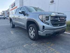 Sierra 1500 SLT Crew Cab 4x4 2024 d'occasion en excellent état, conduite à gauche, intérieur foncé, sièges en cuir, pneus R19, régulateur de vitesse adaptatif - Product Image 6