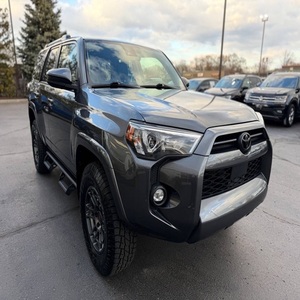 Toyota 4Runner SR5 4x4 4DR SUV 2021 ASEQUIBLE con Transmisión Automática y Asientos de Cuero - Product Image 1