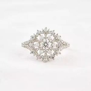 แหวนหมั้นเพชรมอยส์ซอไนต์สำหรับผู้หญิงแหวนทอง14K สำหรับงานแต่งงานของขวัญครบรอบปีที่โรแมนติกสำหรับห้องปฏิบัติการ - Product Image 5