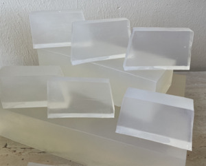 Clear Melt Pour Soap Base Transparent Glycerin Material Cosmetic Raw Supply Bulk Manufacturing Grade OEM Private Label <b>Pallet</b> - Product Image 4