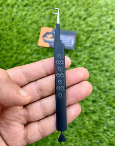 Pinzas profesionales para extensión de pestañas de acero inoxidable, revestimiento de polvo negro sostenible, punta de volumen personalizada con estampado de corazón privado - Product Image 4