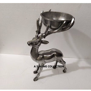 Top Trending Aluminio Metal Acabado en oro brillante Forma redonda Cuenco decorativo hecho a mano Pares de 3 Perfecto para detalles en el hogar - Product Image 4