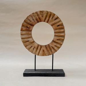 Escultura de metal en forma de pétalo de flor decorativa para un lugar de Evento de lujo para crear un ambiente artístico romántico y elegante - Product Image 1