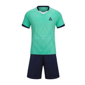 Último diseño nuevo estilo uniforme de fútbol de calidad superior color sólido uniforme de fútbol para la venta - Product Image 1