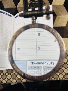 Loupe en laiton antique avec base en bois, loupe réglable, décoration de table - Product Image 6