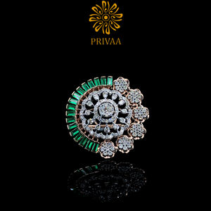 Anillo de Cóctel Definitivo con Diamante Natural con Detalles Geométricos, Certificado IGI, Claridad VS-SI, Color GH, Oro Rosa de 18 Quilates - Product Image 1