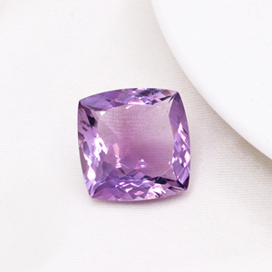 Compra de calidad superior 21MM x 21M Natural púrpura amatista corte de cojín facetado piedra preciosa suelta para la fabricación de colgantes de anillo de joyería - Product Image 1