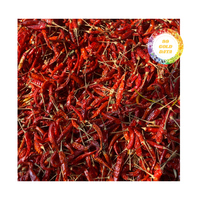 Chili séché rouge du Vietnam de type entier et coupé avec une riche saveur épicée, processus de séchage naturel, approvisionnement en vrac avec emballage personnalisé