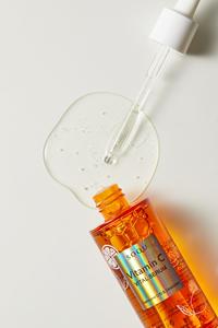 Le sérum à la vitamine C de la marque cosmétique coréenne n°1 SOQU, améliore le teint, apporte des nutriments et hydrate votre peau. - Product Image 2