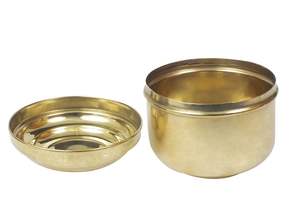 Boîte Kumkum ronde en laiton à la mode avec incrustation de nacre conception de mosaïque gravée Sindoor bijoux cadeau pour les femmes caractéristique sûre - Product Image 3